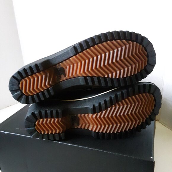 Sorel Tivoli II Women's Boot size 5M Tan Suede Black Winter Fur Lined - Picture 10 of 11